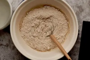 Mehlmischung aus Dinkelvollkornmehl für saftiges Dinkelvollkornbrot mit Sauerteig